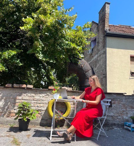 Višnja Begović working from home